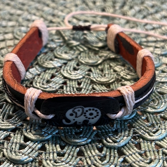 Leather Rope Tribal Elephant Bracelet. Unisex, expands to fit most wrists. Black - Picture 5 of 6
